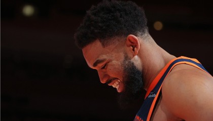 开云直播-😥当唐斯在场时步行者三分命中率高达47.7%，而不在场时仅为30.4%