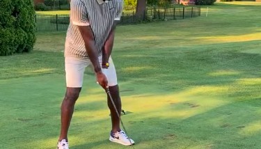 开云大陆-詹姆斯晒打高尔夫动态，库里评论：欢迎，我们一直在等你