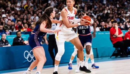 开云官方-中国女篮为何状态低迷？听听女篮姑娘们怎么说